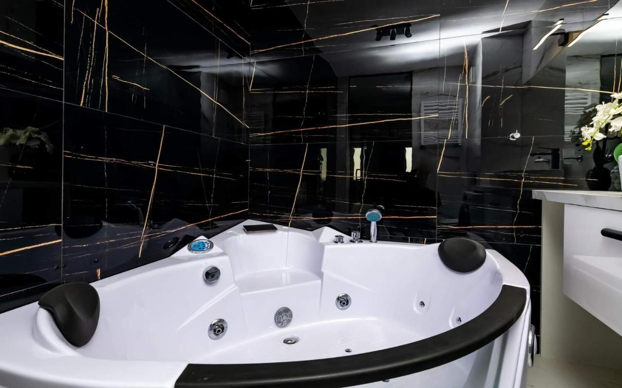 Loveroom Panorama Park Jacuzzi Białystok Eksteriør bilde